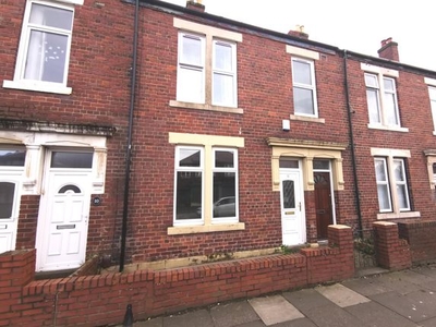 Flat to rent in Spence Terrace, North Shields NE29