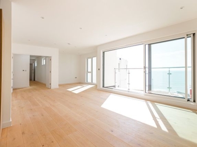Penthouse for sale in Marine Drive, Brighton BN2