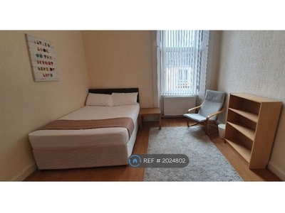 Room to rent in Kilmarnock Road, Glasgow G41