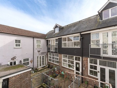 Flat for sale in North Street, Worthing, West Sussex BN11