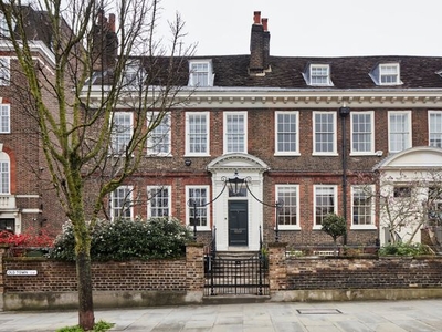 Terraced house for sale in Old Town, London SW4