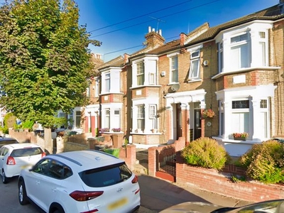 Terraced house to rent in Selwyn Avenue, Highams Park, Chingford, London E4