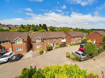 1 Bed Flat/Apartment For Sale in High Wycombe, Buckinghamshire, HP12 - 5034895