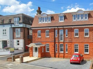 1 bedroom apartment for rent in Lyons Crescent, Tonbridge, Kent, TN9