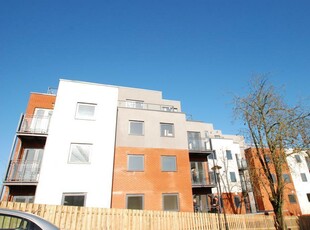 1 bedroom apartment for sale in King Edwards Court, Walnut Tree Close, Friary and St Nicolas, GU1