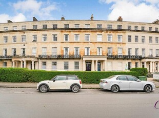 1 bedroom apartment for sale in Lansdown Crescent, Cheltenham, GL50