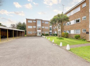 1 bedroom apartment for sale in Llandaff Court, Downview Road, Worthing, BN11