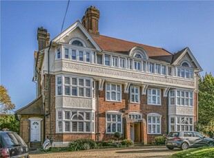 1 bedroom apartment for sale in Lower Edgeborough Road, Guildford, Surrey, GU1