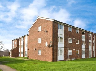 1 bedroom apartment for sale in Lupin Drive, Chelmsford, CM1