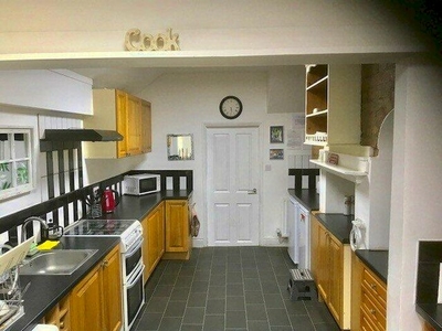 1 Bedroom End Of Terrace House To Rent