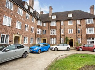 1 bedroom flat for sale in Chaucer Court, Guildford, Surrey, United Kingdom, GU2