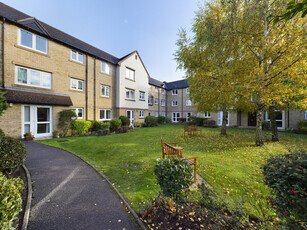 1 bedroom flat for sale in Haig Court, Cambridge, CB4