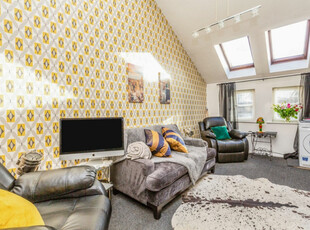 1 bedroom flat for sale in Hasletts Close, Tunbridge Wells, TN1