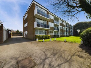 1 bedroom flat for sale in Llandaff Court, Downview Road, Worthing, BN11