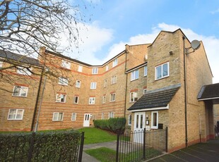 1 bedroom flat for sale in Rookes Crescent, Chelmsford, CM1