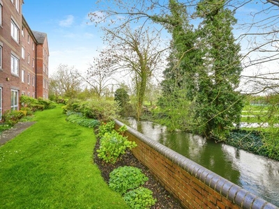 1 bedroom flat for sale in Tumbling Bay Court, Oxford, OX2 0PE, OX2