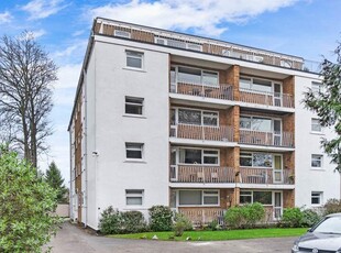 1 bedroom ground floor flat for sale in Pittville Circus Road, Cheltenham, GL52