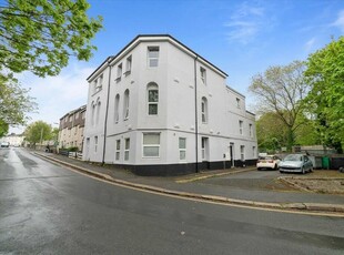 16 bedroom end of terrace house for sale in The Town House,Harwell Street,Plymouth. 16 bed ensuite student investment , PL1
