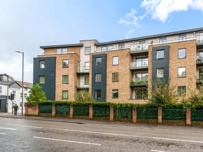2 Bed Flat/Apartment For Sale in Camberley, Surrey, GU15 - 5284144