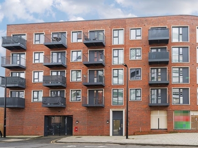 2 Bed Flat/Apartment For Sale in High Wycombe, Buckinghamshire, HP11 - 5336211
