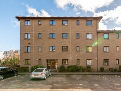2 bed ground floor flat for sale in Brunswick