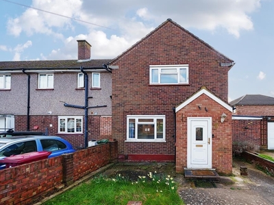 2 Bed House For Sale in Slough, Berkshire, SL2 - 5354599
