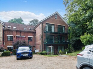 2 bedroom apartment for sale in Abbey Hill, Netley Abbey, Southampton, SO31