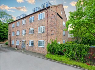2 bedroom apartment for sale in Abbey Mill Lane, St. Albans, Hertfordshire, AL3