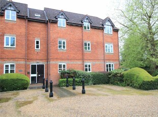 2 bedroom apartment for sale in Ashdown House, Rembrandt Way, Reading, RG1