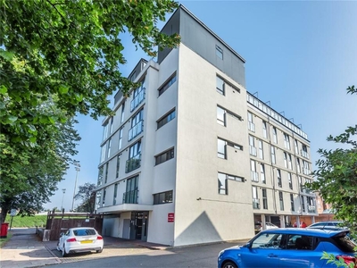 2 bedroom apartment for sale in Bushmead Avenue, Bedford, MK40
