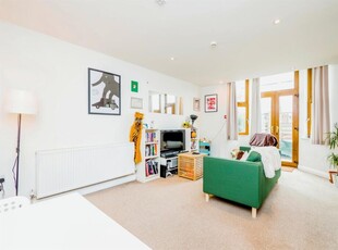 2 bedroom apartment for sale in Cathedral Road, Cardiff, CF11