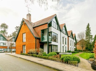 2 bedroom apartment for sale in Chestnut Avenue, Guildford, GU2