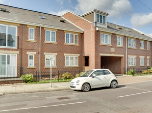 2 bedroom apartment for sale in George Court, Exmouth Road, PO5