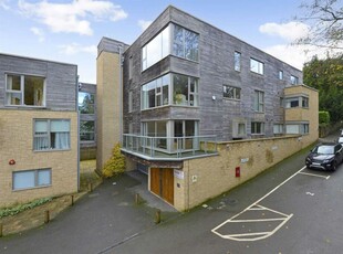 2 bedroom apartment for sale in Hitherbury Close, Guildford, GU2