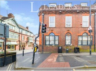 2 bedroom apartment for sale in Holywell Hill, St. Albans, Hertfordshire, AL1