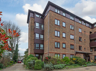 2 bedroom apartment for sale in Kingsdale Court, Tower Street, SO23