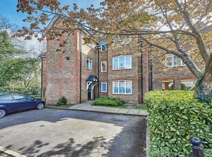 2 bedroom apartment for sale in Latium Close, Holywell Hill, St. Albans, Hertfordshire, AL1