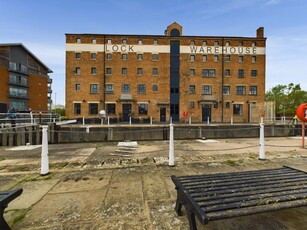 2 bedroom apartment for sale in Lock Warehouse, Severn Road, Gloucester, GL1