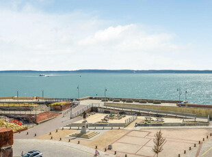 2 bedroom apartment for sale in Old Portsmouth, Hampshire, PO1