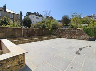 2 bedroom apartment for sale in Old Shoreham Road, Hove, BN1