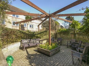 2 bedroom apartment for sale in Sea Road, Boscombe Spa, Bournemouth, BH5