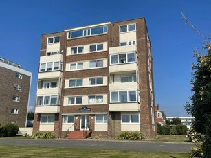 2 bedroom apartment for sale in Seaview Road, Worthing, BN11