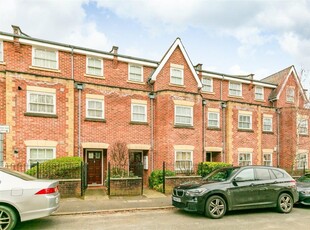 2 bedroom apartment for sale in The Bars, Guildford, GU1