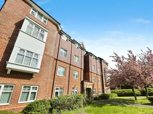 2 bedroom apartment for sale in The Hollies, Mapledurwell, Basingstoke, RG24