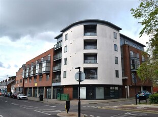2 bedroom apartment for sale in Thompson Court, Broomfield Road, Chelmsford, CM1