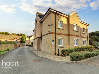 2 bedroom apartment for sale in Walsingham Close, Bedford, MK42