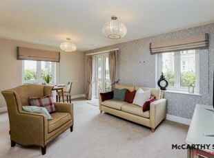 2 bedroom apartment for sale in Wardington Court, Welford Road, Northampton, NN2 8FR, NN2