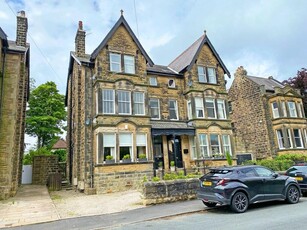 2 bedroom apartment for sale in West Cliffe Mount, Harrogate, HG2