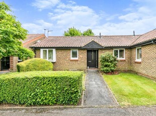 2 bedroom bungalow for sale in Chasefield Close, Guildford, Surrey, GU4