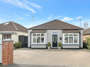 2 bedroom bungalow for sale in Cheney Manor Road, Cheney Manor, Swindon, SN2